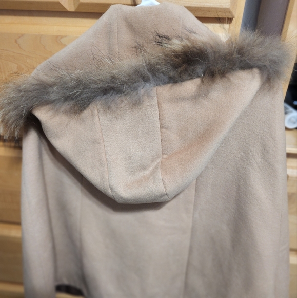 Womens coat/cape - Picture 3 of 4